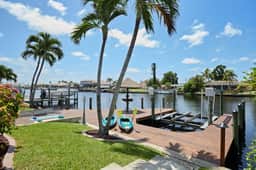 1716 SE 45th St