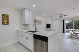 Sanibel Arms B1