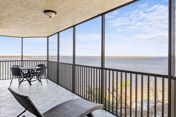 Harbour Tower 417