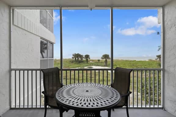 SS Beach Villas 2004