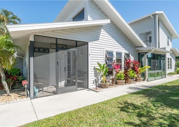 17025 Golfside Cir