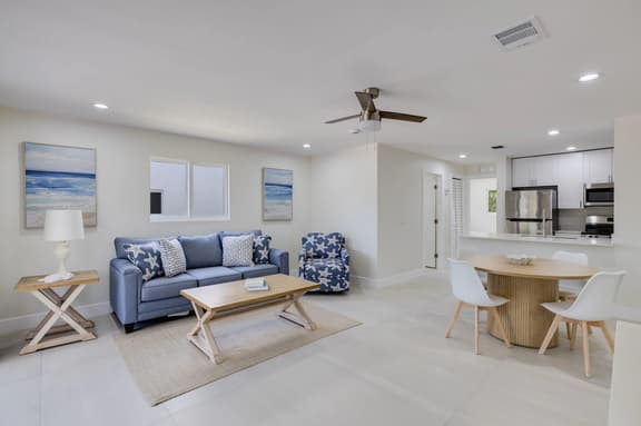 Sanibel Arms B1